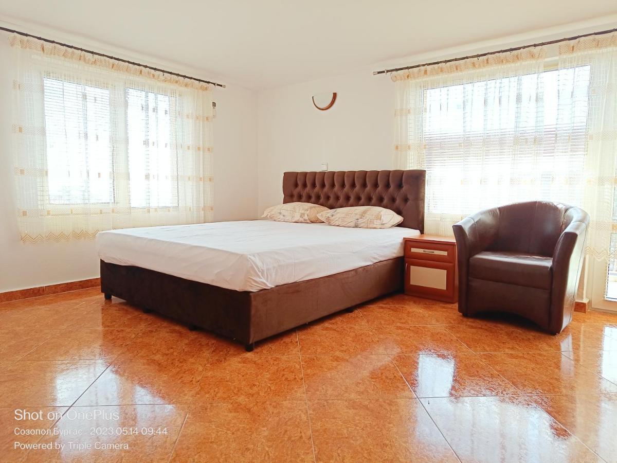 Hotel Moni 85 Family House Sozopol Esterno foto