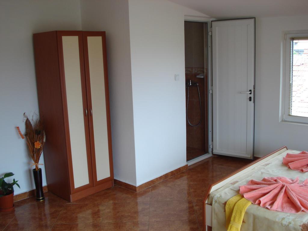 Hotel Moni 85 Family House Sozopol Camera foto